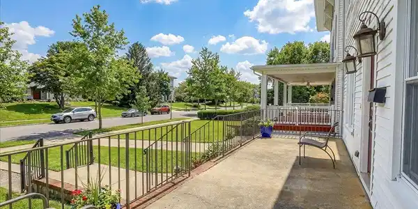 Image 3: 06-Front Porch