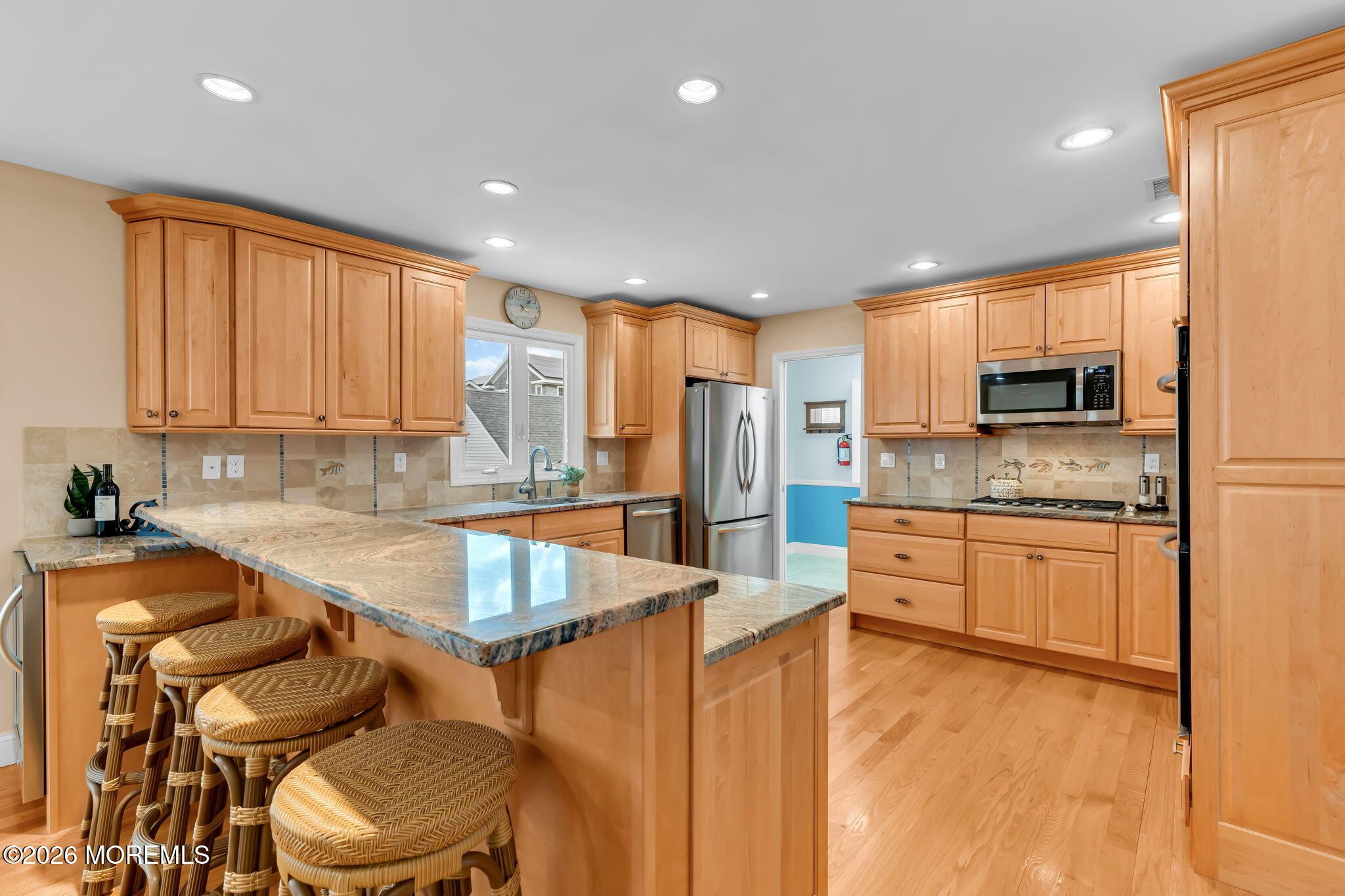 Image 4: 24-web-or-mls-DSC06335