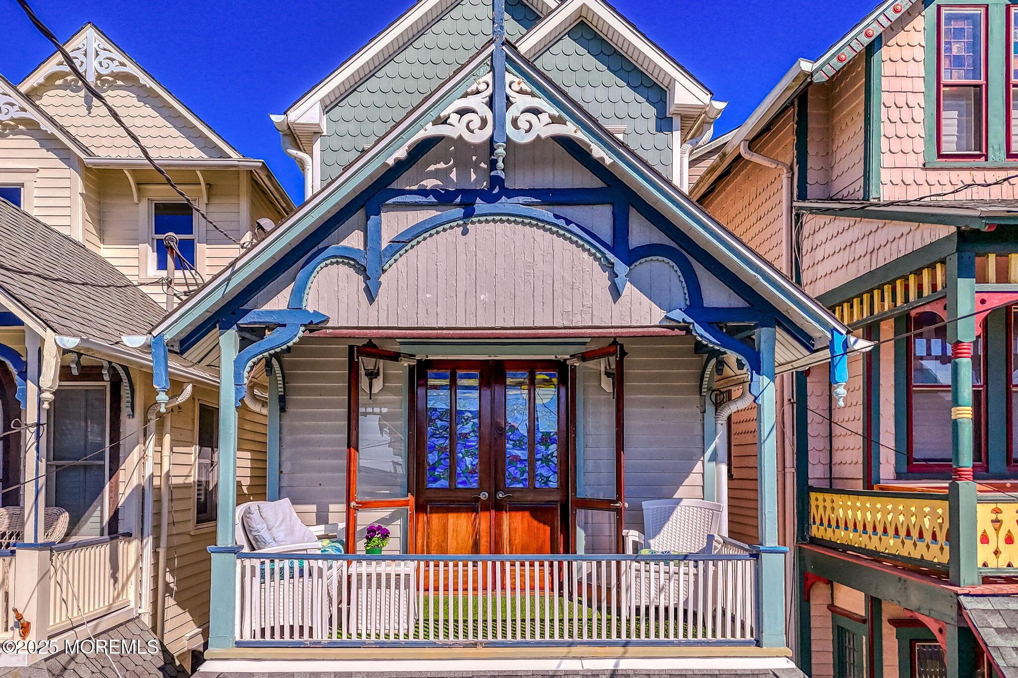 Image 4: Porch