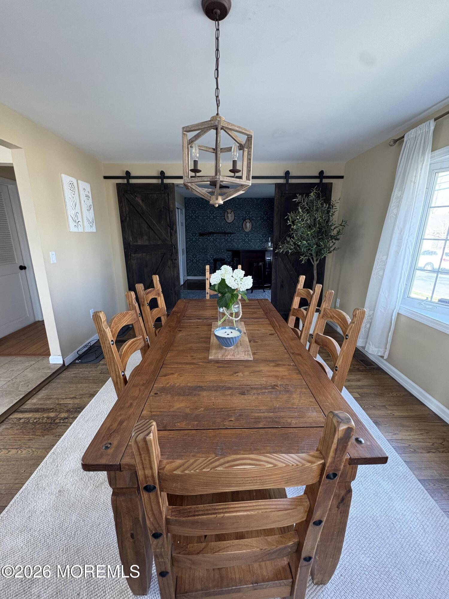 Image 4: Dining Room