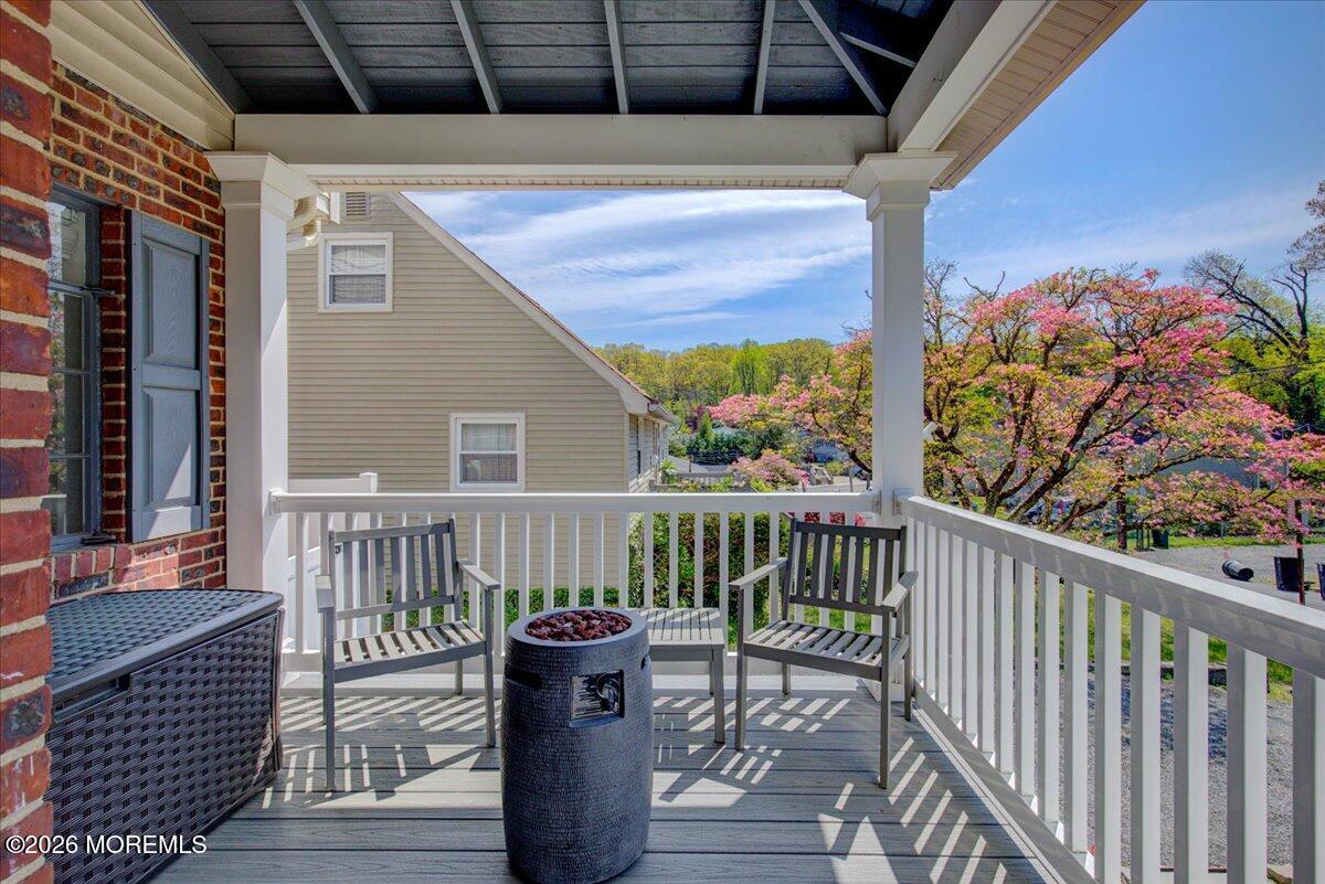 Image 4: 13-Front Porch