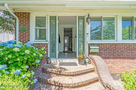 208 E Bergen Place