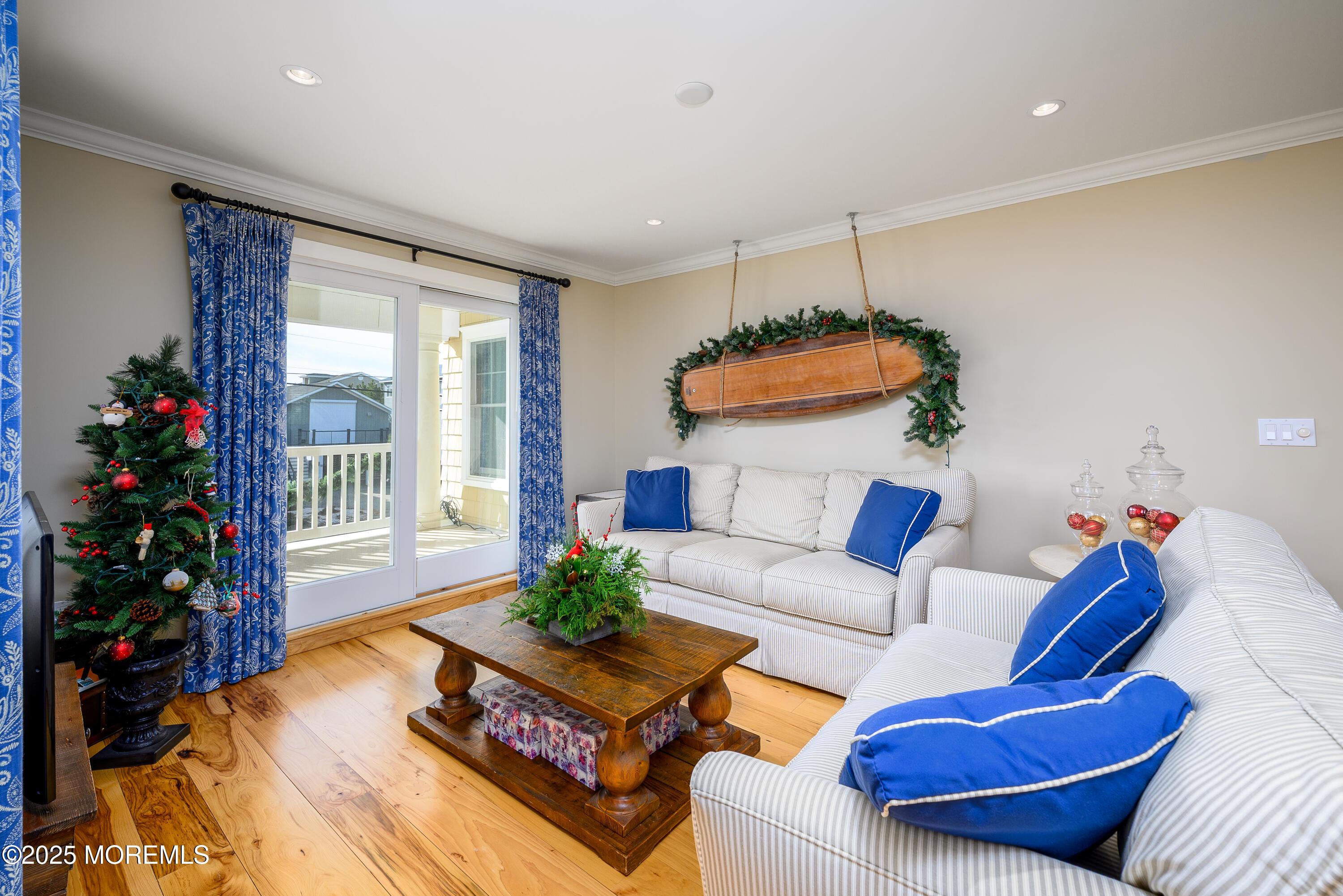 Image 4: 211 Stratford Ave-21