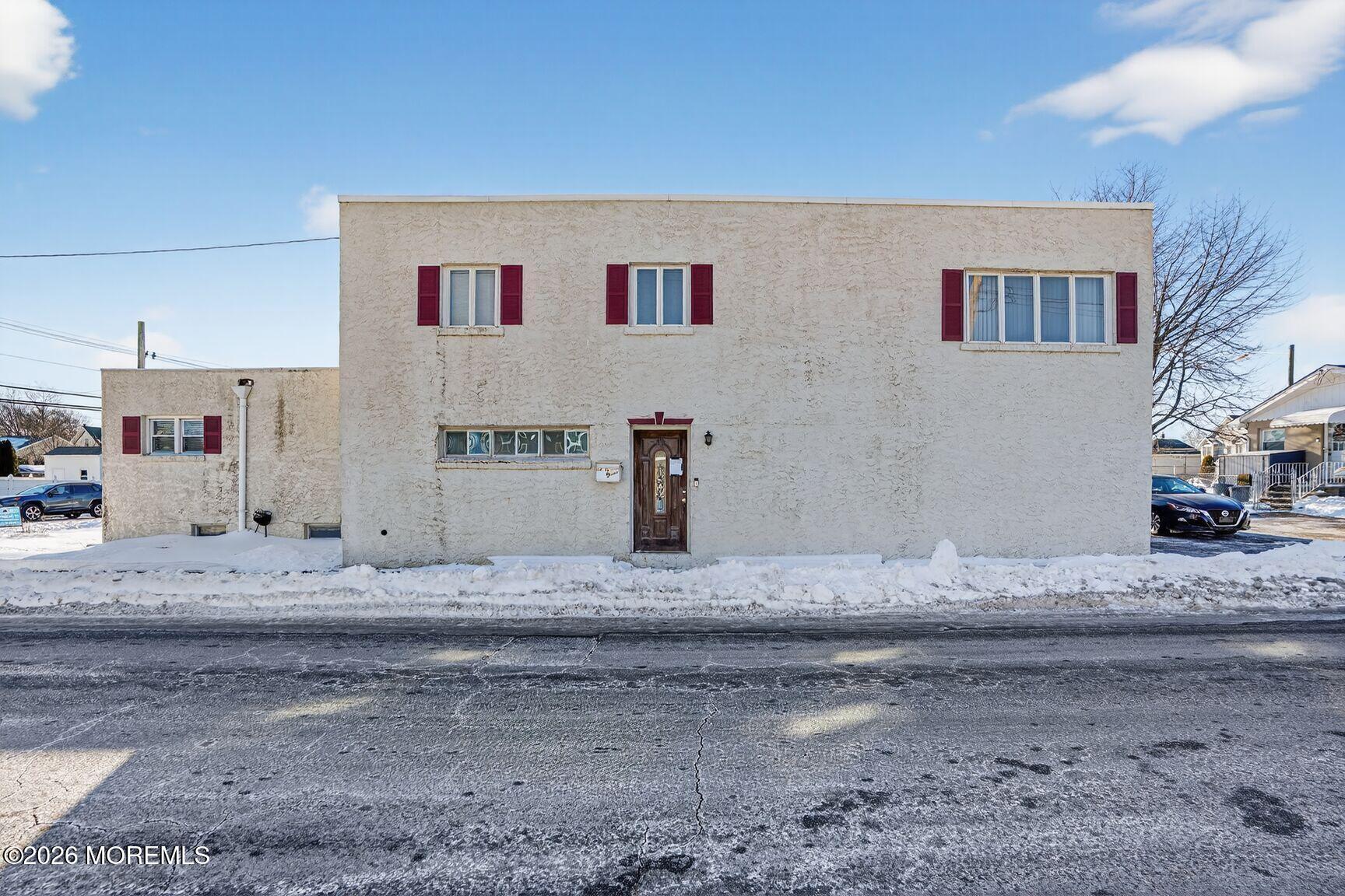 Image 1: Front of House