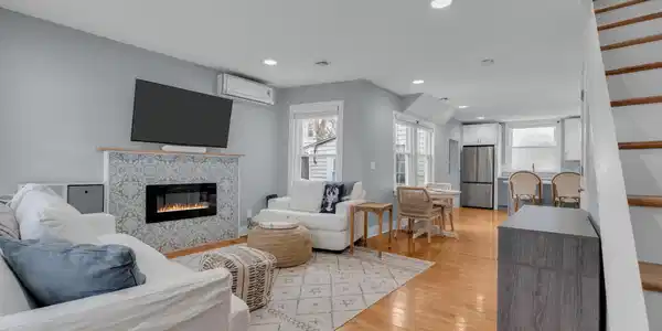 Image 2: Living Rm