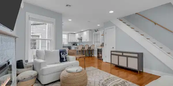 Image 3: Open kitchen