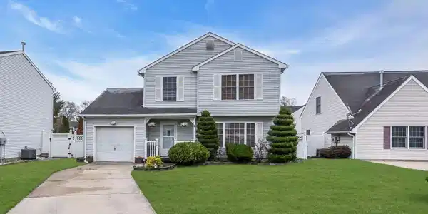 120 Shoreland Terrace
