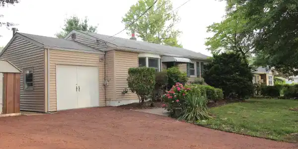 815 Shadylawn Way