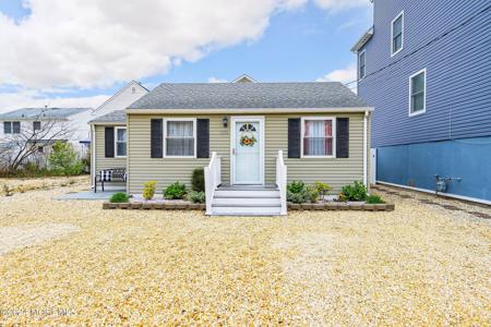 224 Dellmuth Avenue