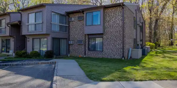 49 Lexington Court