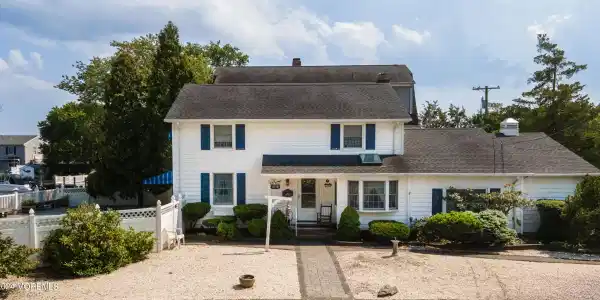 2110 Evergreen Lane
