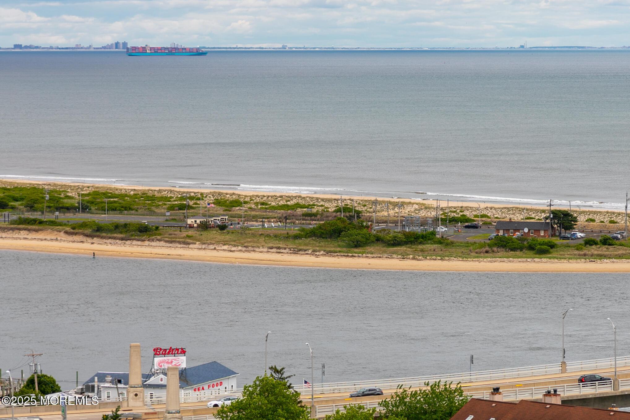 Image 4: view