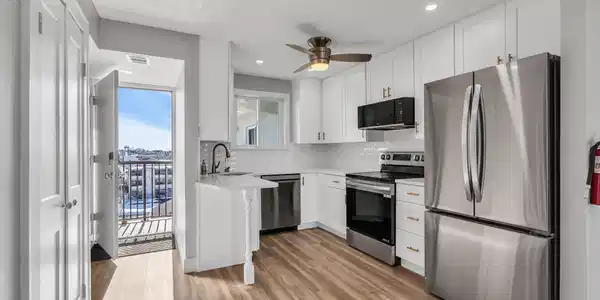 51 Hiering Avenue Unit D4