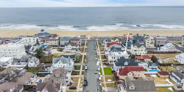 Image 2: 117-web-or-mls-DJI_20260306110718_0011_D