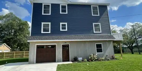 Image 2: Image 02
