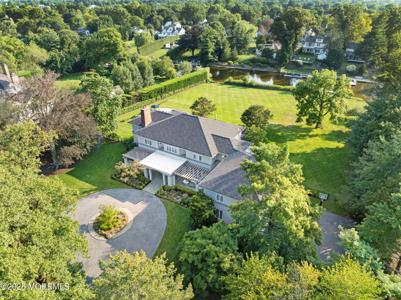 8 Buttonwood Lane