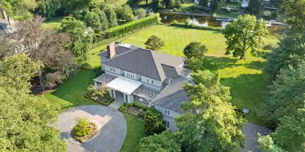 8 Buttonwood Lane