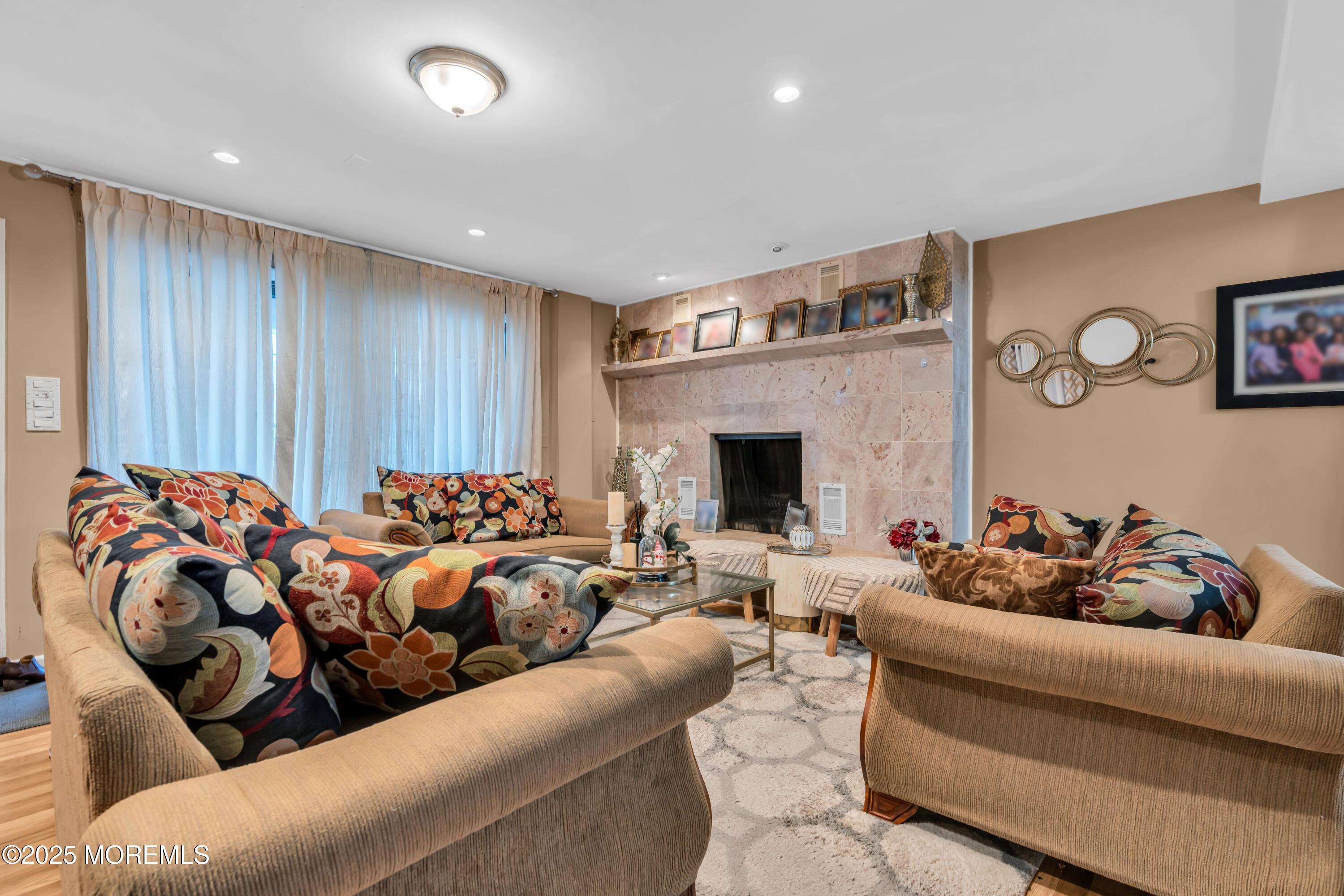 Image 3: hidden-029_dsc08270_126