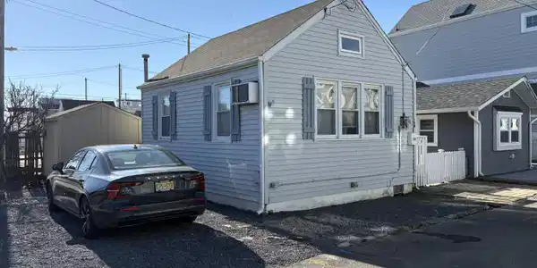 10 W Rutherford Lane