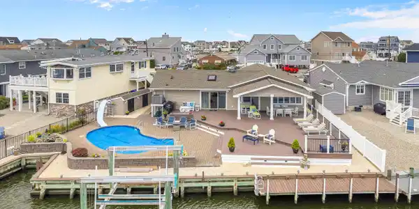 348 Venice Drive