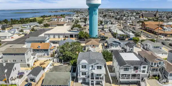 Image 3: photos_high_resolution_DJI_0738