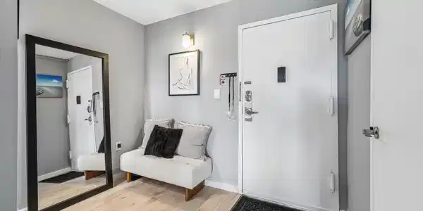 Image 2: Foyer