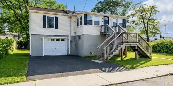 22 Lakewood Avenue