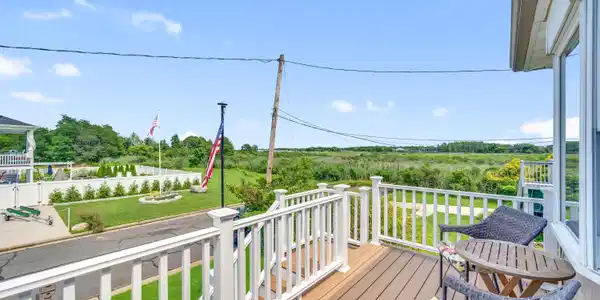 Image 4: Front Porch 2