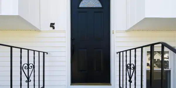 Image 4: 04-Entrance