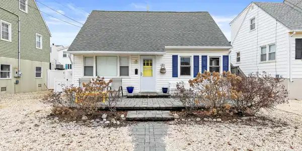 21 W Sailboat Lane
