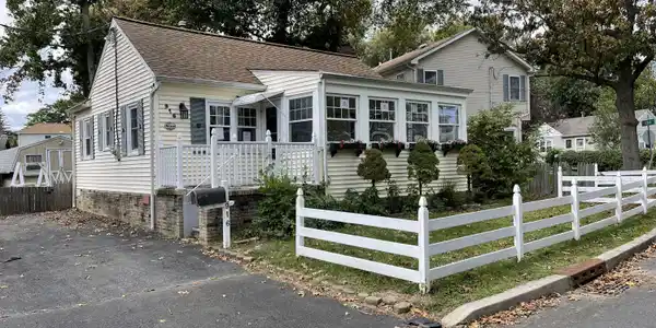 916 Woodmere Drive