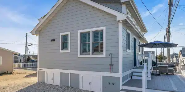 24 E Penguin Way