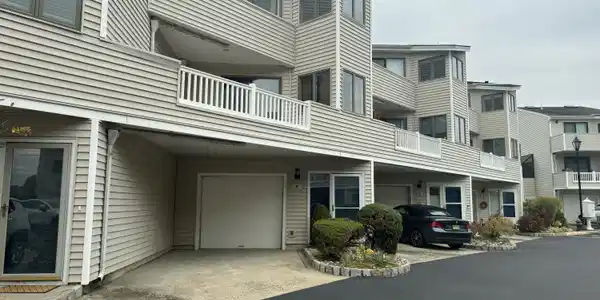 30 Sunset Avenue