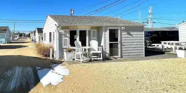 26 E Cormorant Way