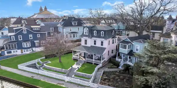 92 Lake Avenue
