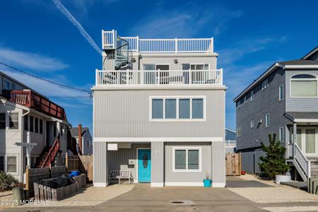 125 E 8th Street