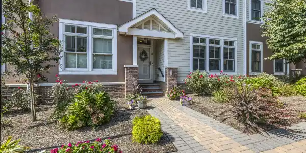 3 Grove Court