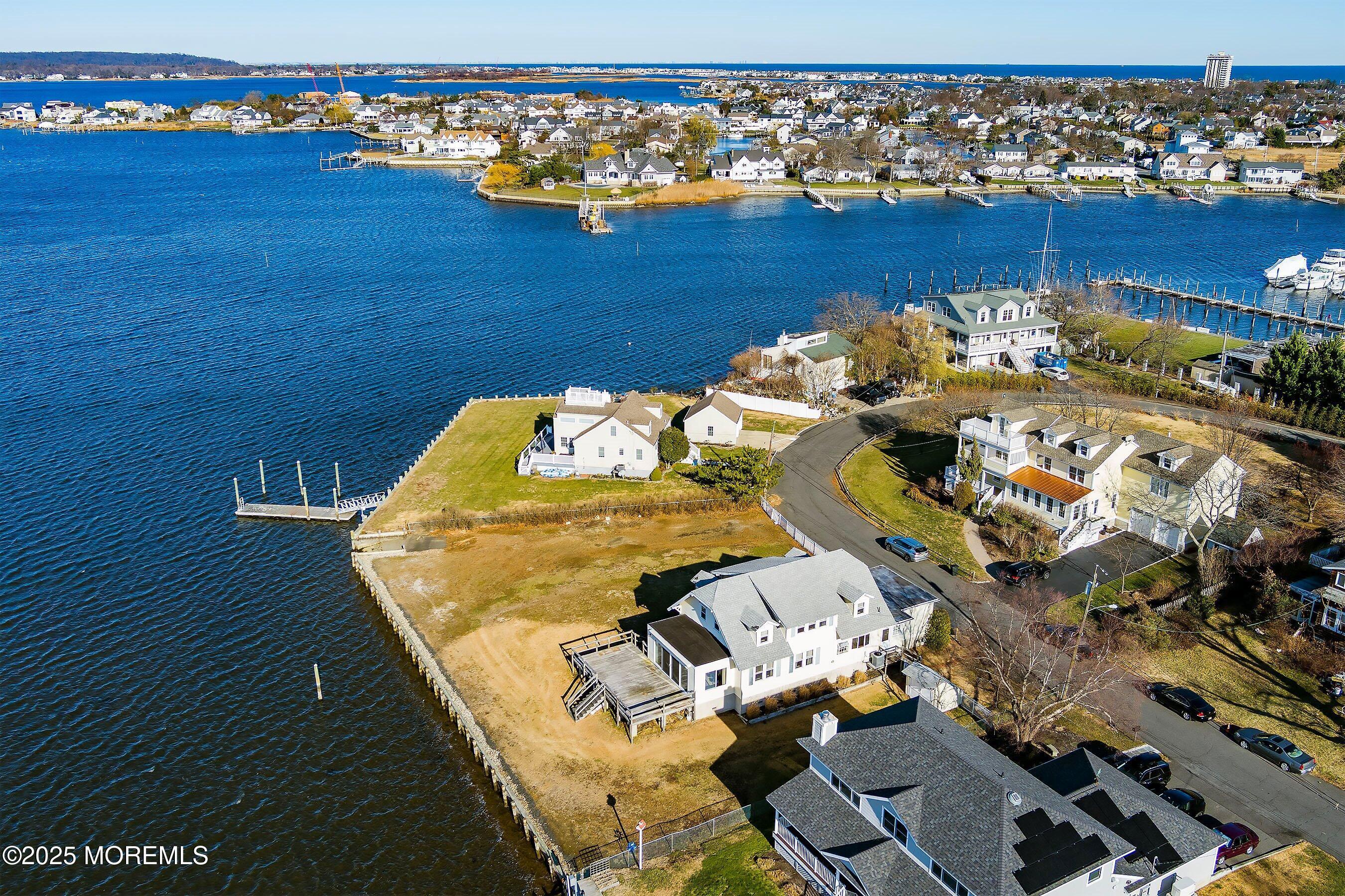 Image 4: 32-Rear Right 2