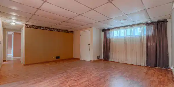Image 4: Livingroom