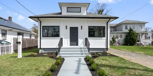 15 Eastwood Avenue
