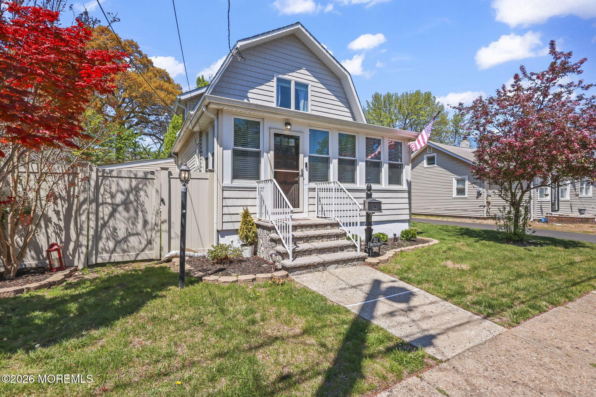 Image 2: 2-web-or-mls-LPM_8935