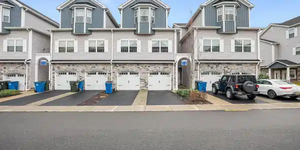 8 Emily Court