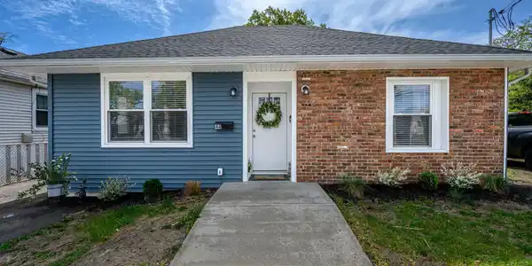 44 Highland Boulevard