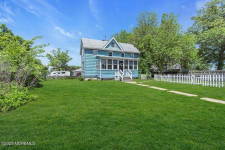 93 Lawrence Avenue