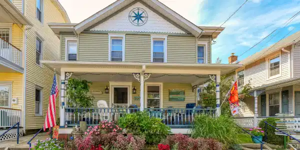 98 Embury Avenue