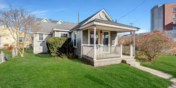 81 Inskip Avenue