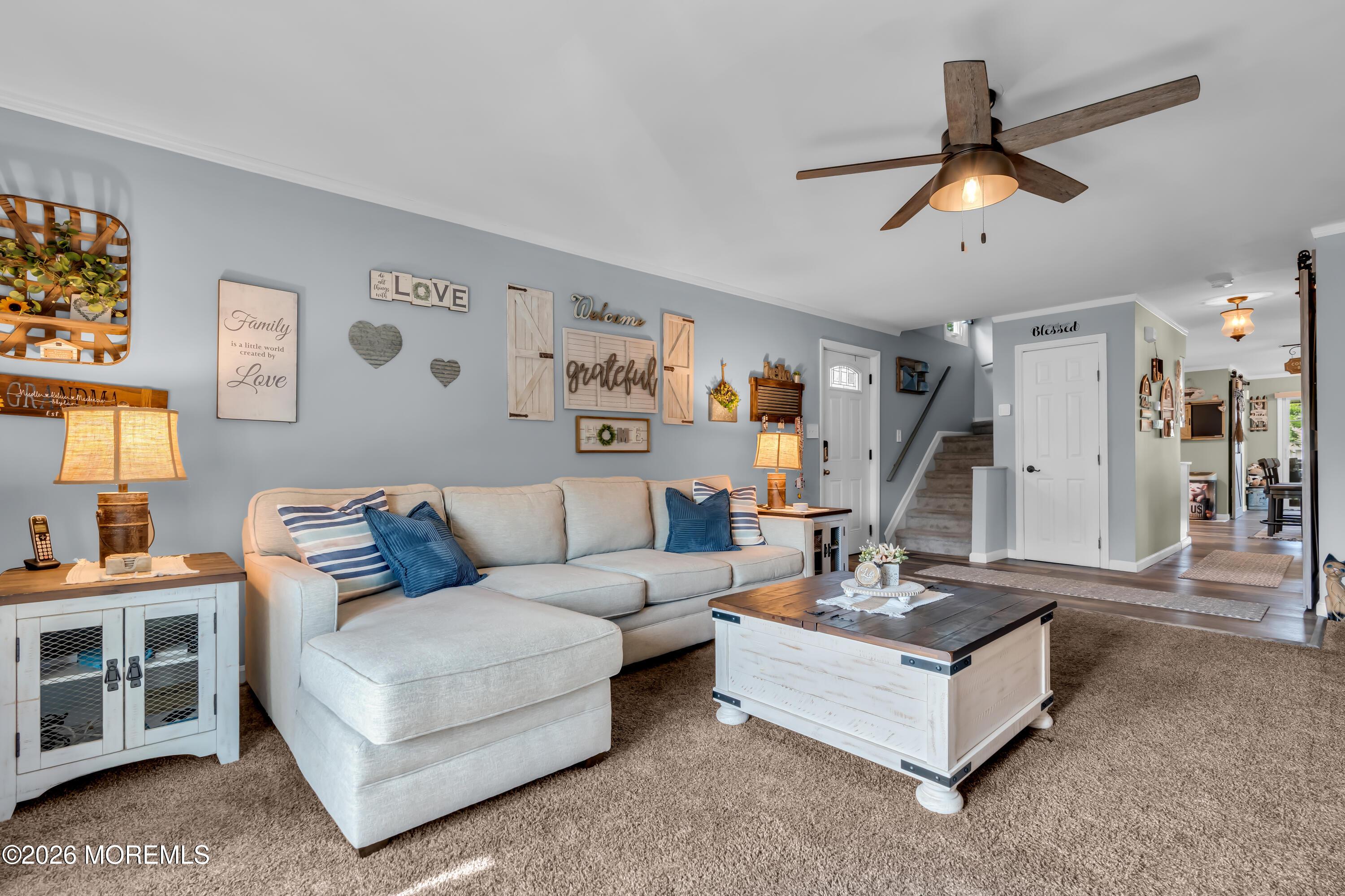 Image 2: Large Living Room