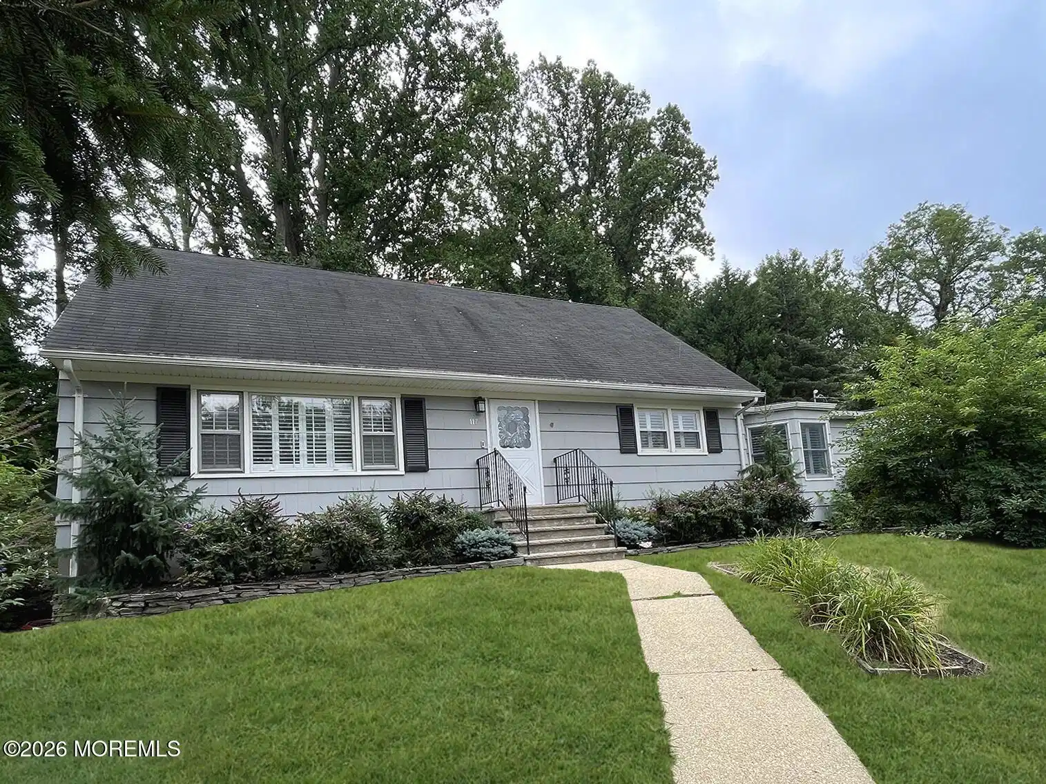 Image 1: House front3