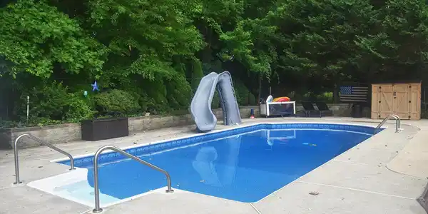 Image 4: Pool