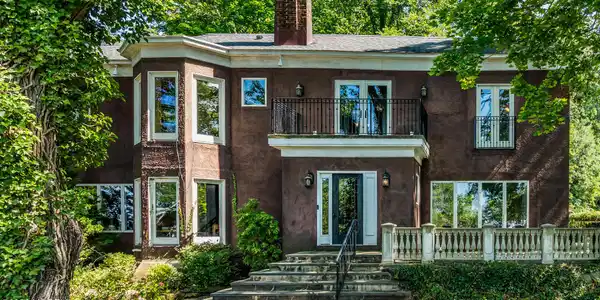 Image 4: Main House- Front